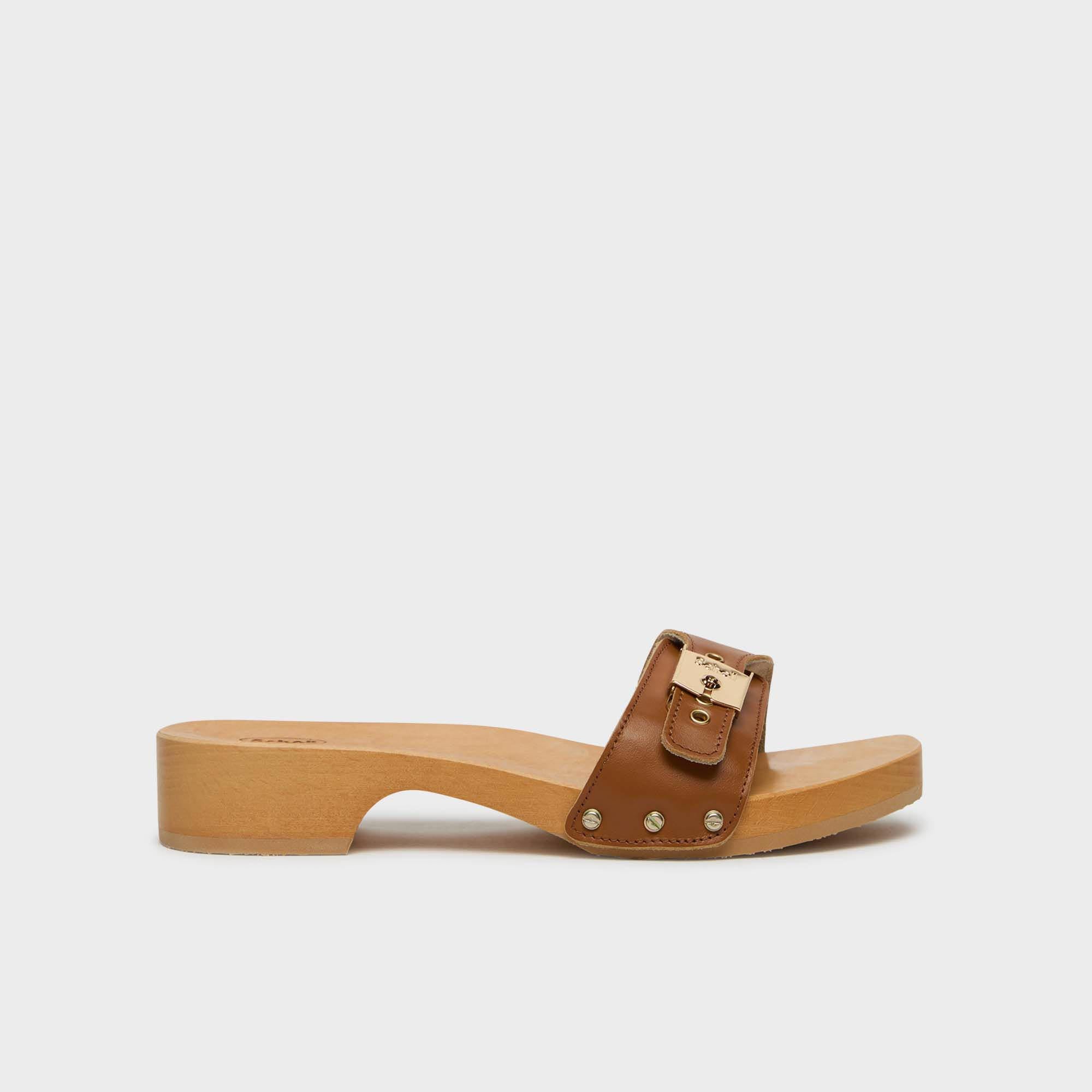 CUSHIONAIRE Sandalo Con Zeppa In Sughero Rosie Da Donna + Memory Foam CUSHIONAIRE Sandalo Con Zeppa In Sughero Rosie Da Donna + Memory Foam