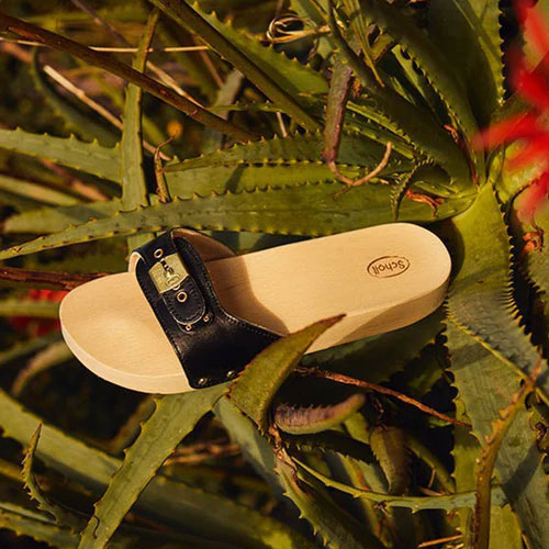 <strong>L'Officiel Italia </strong>- Trend Alert: gli zoccoli Pescura di Scholl