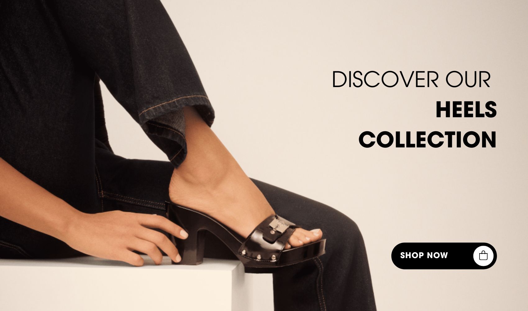 Wooden Clogs - Pescura