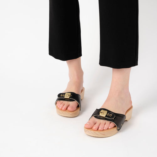 Pescura Leather Trimmed Sandals in Pink - Eres